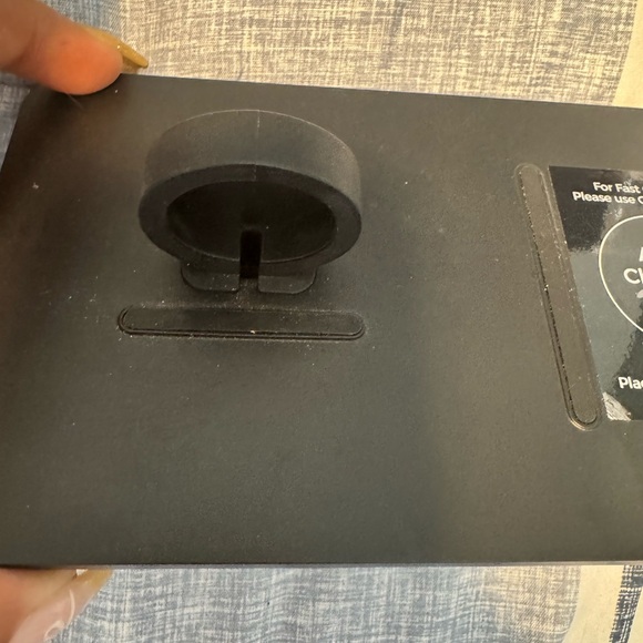 CLEARANCE❣️ WIRELESS CHARGER STATION - Picture 6 of 8